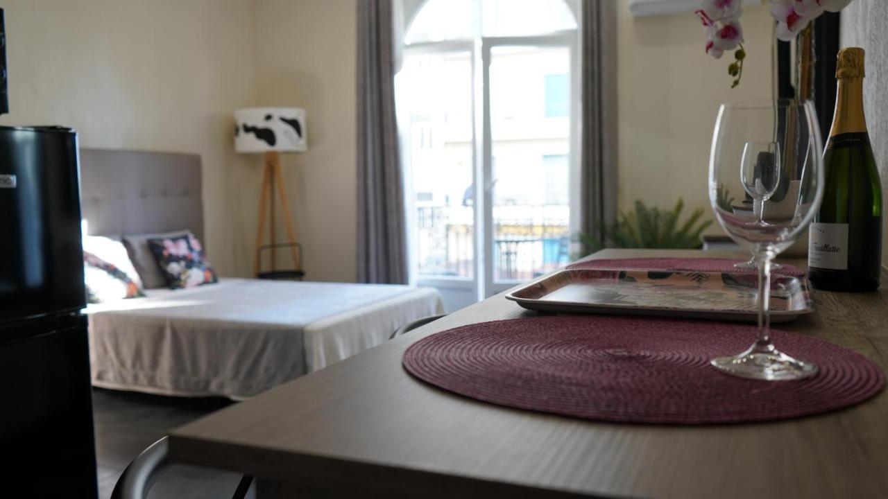 Cozy Studio With A Sea View Nice Luaran gambar